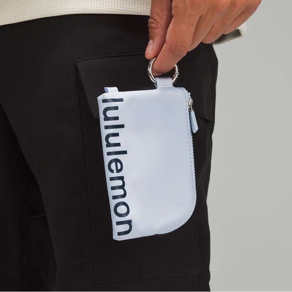 clippable card pouch blue linen/true navy - lululemon!